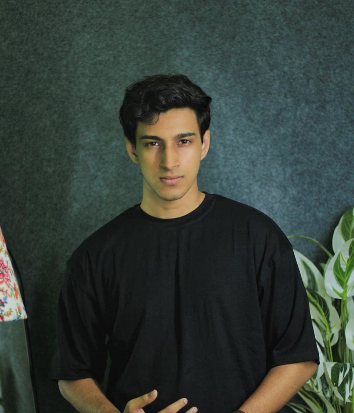 Solid Drop shoulder T-shirt -Black