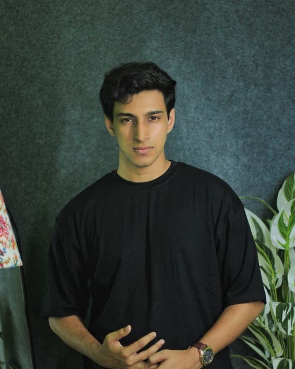 Solid Drop shoulder T-shirt -Black
